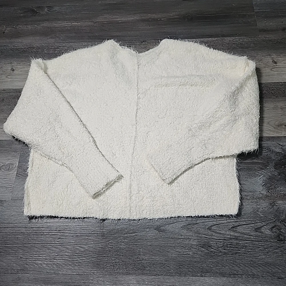 Free People Sweater Womens Medium Icing Cream Fuzzy Oversize Soft Slouchy V Neck - Picture 6 of 10